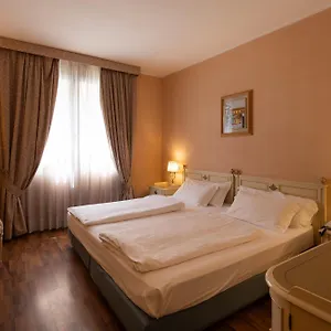Lucrezia Borgia Hotell