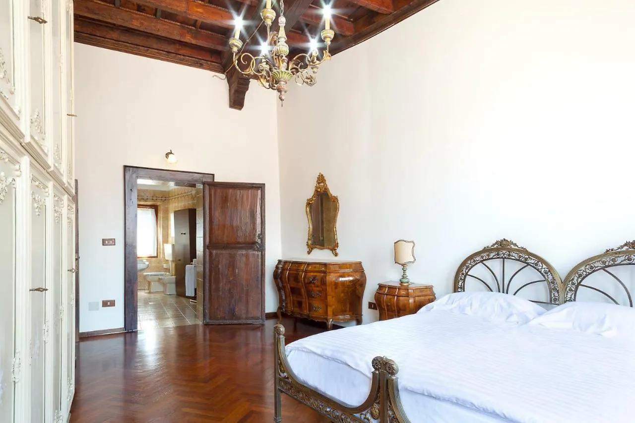 Exclusive Palazzo Schifanoia Apartment Ferrara