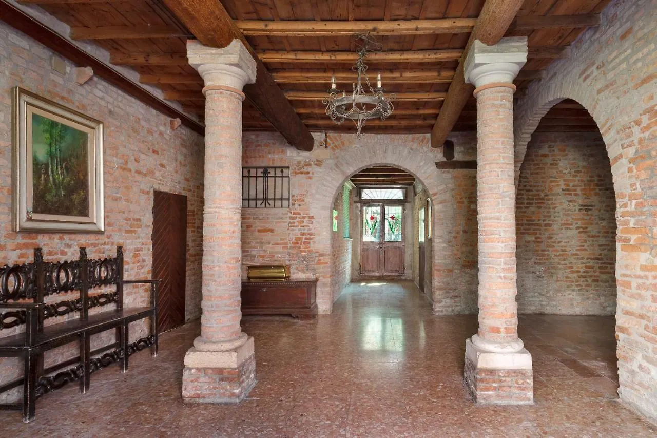 Exclusive Palazzo Schifanoia Apartment Ferrara 0*,